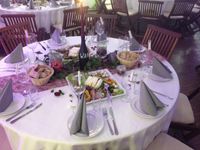 K.W. Catering & Events Dortmund gedeckter Tisch mit Vorspeise auf Zeche Zollverein
